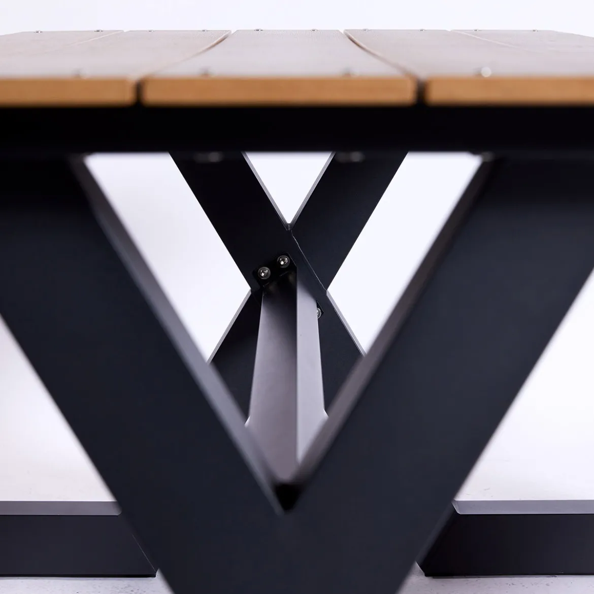 Bord-/bænkesæt X-model teak nonwood og antracitstel HORTUS
