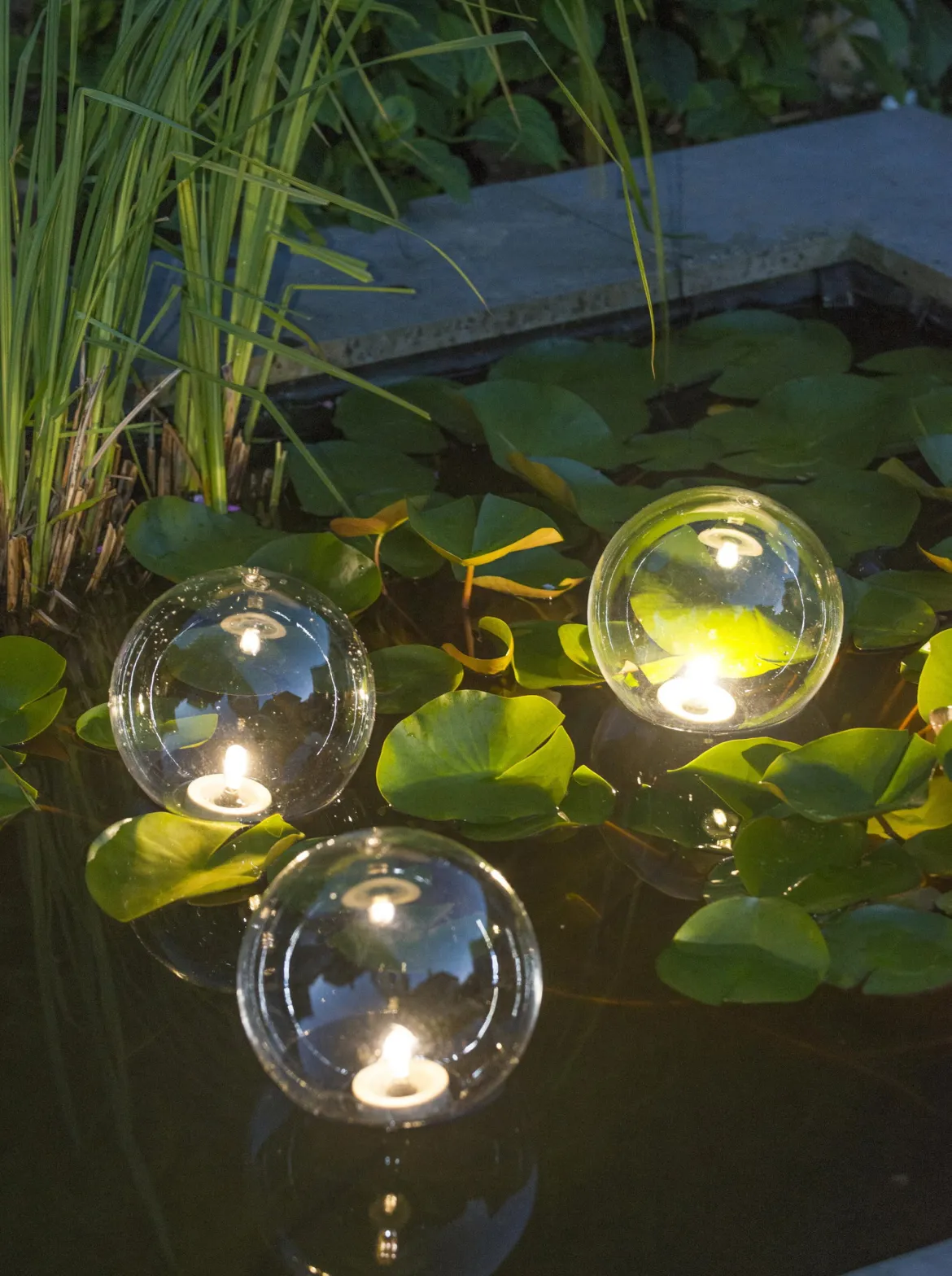 Flydende LED lyskugler