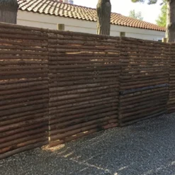 Granrafter med bark, længde 220 cm. ca. Ø4-7 cm.