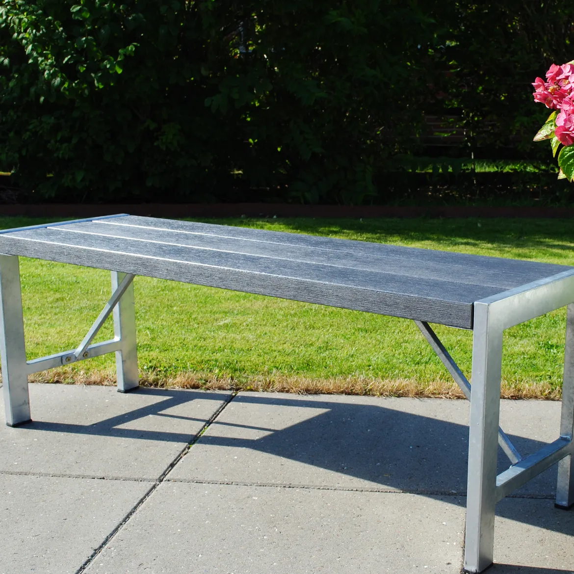 Havebænk H-model, 123 cm. Nonwood og med galvaniseret stel