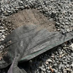 Kraftig ukrudtsdug - bredde: 3,2 meter - pris pr. løbende meter