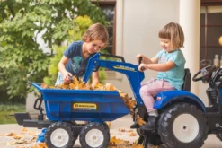 New Holland pedaltraktor med rendegraver inkl. vogn